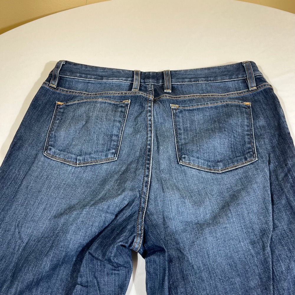 L.L.Bean Favorite Fit Jeans Women 12 MT Blue Straight Leg Medium Wash 292220 - Picture 6 of 13